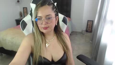 samy_vsn online show from February 3, 9:29 pm