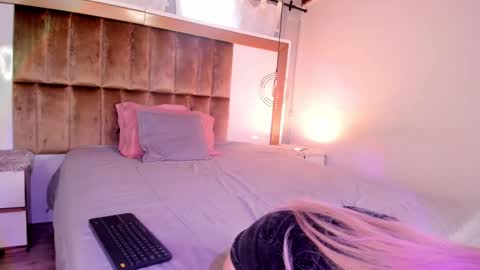 samysharky online show from October 17, 2:31 pm