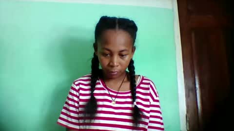 sandra1253099 online show from May 16, 10:58 am