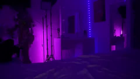 SANDRABREEZE online show from April 29, 4:59 am