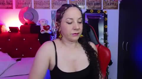 sandraossa online show from February 7, 8:35 pm