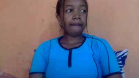 sandriana26 online show from March 28, 8:47 am