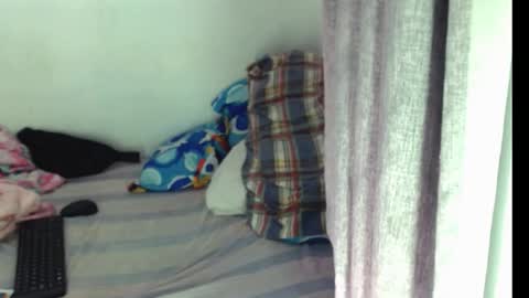 Snapshot of sandy_straw chatting on September 20, 4:33 am sandy_straw online show from September 20, 4:33 am