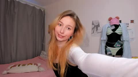 Sandy online show from April 8, 4:42 pm