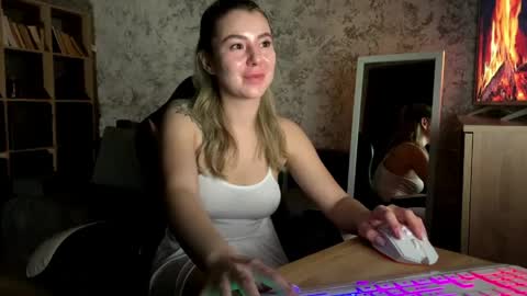 Sandy online show from April 3, 4:05 pm