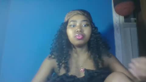 saniazzhh online show from April 8, 8:22 pm