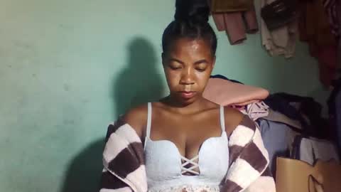 sanyah0123 online show from November 15, 11:28 pm