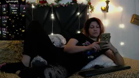 sanyaseraphine0 online show from May 8, 10:22 pm