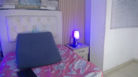 sapphire_hs online show from April 8, 4:58 am