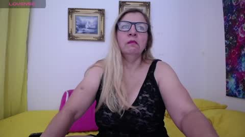 sara online show from May 10, 1:51 am