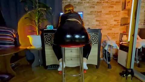 sara  foxy online show from March 26, 3:41 am