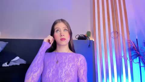 sara__jones_ online show from September 22, 11:30 am