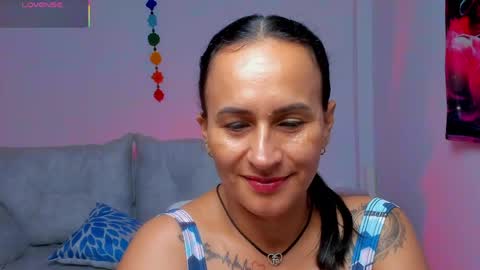   online show from May 7, 11:25 am