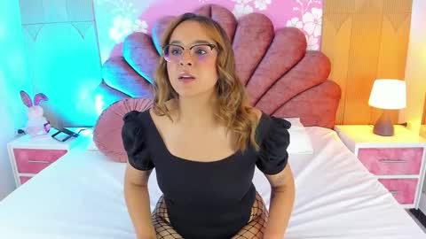 sara_colyn online show from March 8, 9:29 pm