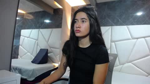 Sara online show from April 6, 11:44 am