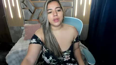 sarah  LIZCANO....... online show from May 7, 10:41 am