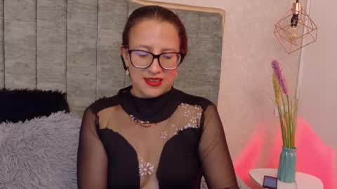 Snapshot of sara_marrison_ chatting on September 24, 1:15 am sara_marrison_ online show from September 24, 1:15 am