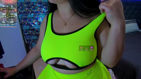 Snapshot of sara_murrayx chatting on December 21, 9:15 pm sara online show from December 21, 9:15 pm