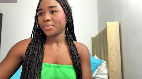 Sara online show from April 9, 8:25 pm