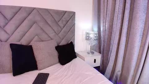 sara_owens7 online show from October 15, 3:09 am