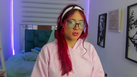 sara_red_x online show from July 1, 3:50 am
