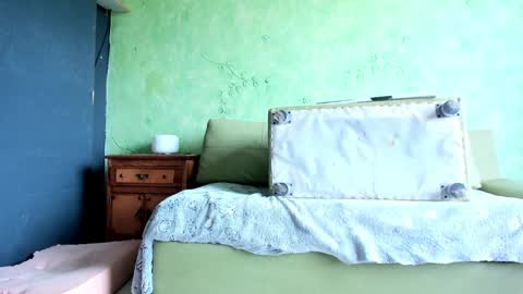 Sara  online show from January 3, 4:16 pm