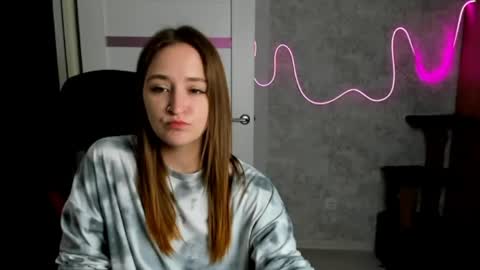 Sara online show from May 13, 3:07 pm