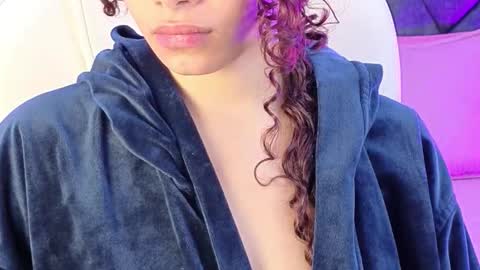 sara  online show from November 26, 2:40 pm