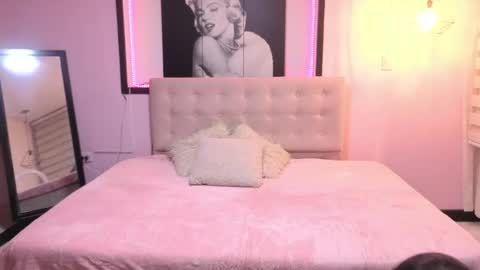 sara_valderrama_ online show from May 26, 12:48 pm