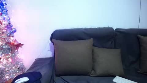 Snapshot of sara_winehouse1 chatting on December 20, 2:30 am 1 online show from December 20, 2:30 am