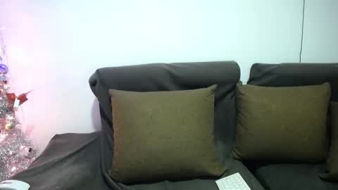 Snapshot of sara_winehouse1 chatting on December 24, 11:44 pm 1 online show from December 24, 11:44 pm