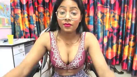 saraa_jayy online show from October 25, 3:14 am