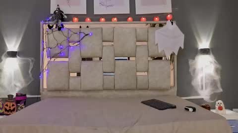 sara online show from October 9, 3:32 am