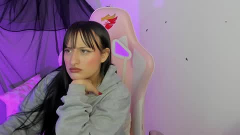 Snapshot of saraa_ramirez chatting on February 27, 9:58 pm Sarah Ramirez online show from February 27, 9:58 pm