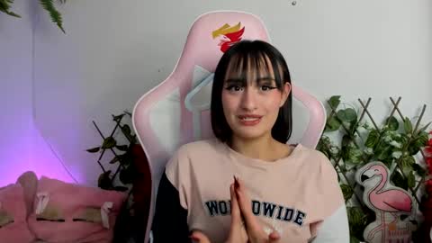 Snapshot of saraa_ramirez chatting on December 21, 5:58 am Sarah Ramirez online show from December 21, 5:58 am