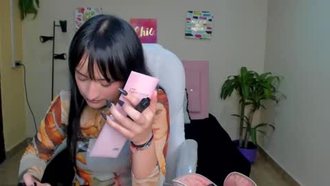 Snapshot of saraa_ramirez chatting on February 7, 12:17 pm Sarah Ramirez online show from February 7, 12:17 pm