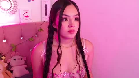 Snapshot of saraa_swett chatting on October 8, 12:53 pm online show from October 8, 12:53 pm