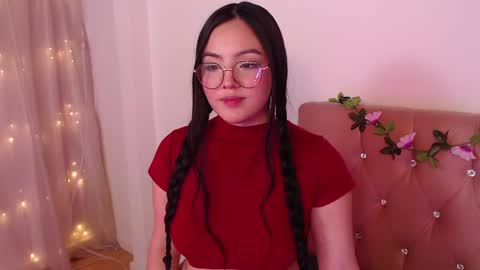 Snapshot of saraa_swett chatting on January 22, 1:42 am online show from January 22, 1:42 am