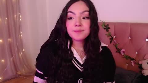 Snapshot of saraa_swett chatting on February 20, 2:13 pm online show from February 20, 2:13 pm