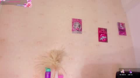 saraacollinss online show from May 21, 1:58 am