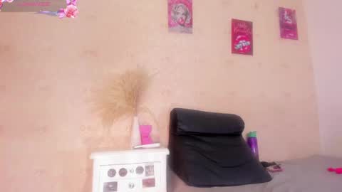saraacollinss online show from May 27, 1:57 am