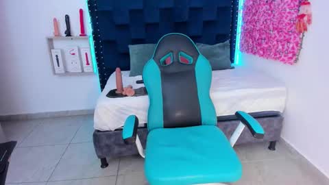 SARAHGIL online show from October 25, 1:57 am