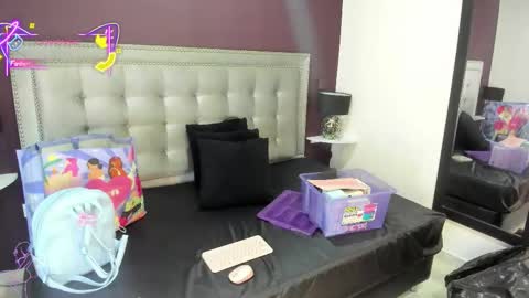 Snapshot of saraavila_ chatting on October 19, 12:29 pm SaraAvila online show from October 19, 12:29 pm