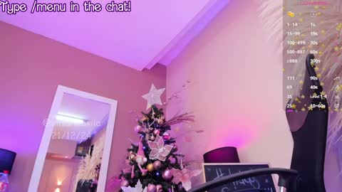 Snapshot of saraavila_ chatting on December 22, 6:06 am SaraAvila online show from December 22, 6:06 am