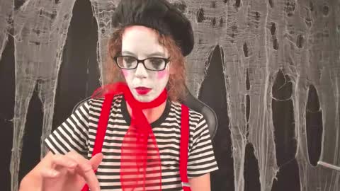 Snapshot of saradesirexo chatting on October 14, 12:52 pm Sara Desire online show from October 14, 12:52 pm