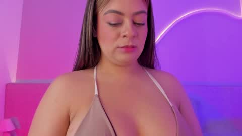Sarah Bonneth online show from May 20, 11:29 am