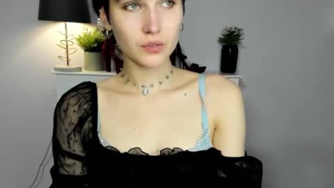 Sarah online show from March 29, 1:54 pm