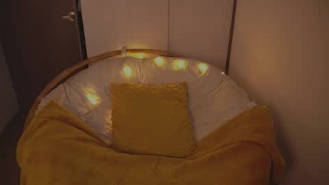 Sarah online show from April 26, 2:09 am