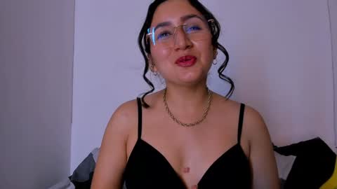 Call me MY LOVE online show from December 9, 11:45 pm