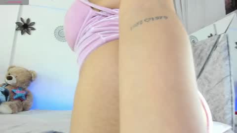 sarah_lowee online show from May 15, 10:12 pm